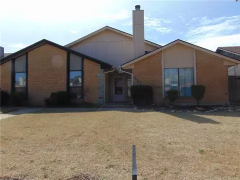 802 NW 137th St, Edmond, OK 73013