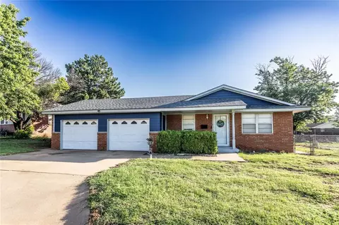 1017 E Huber Ave, Weatherford, OK 73096