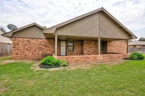 201 E Platt Dr, Yukon, OK 73099 photo 48