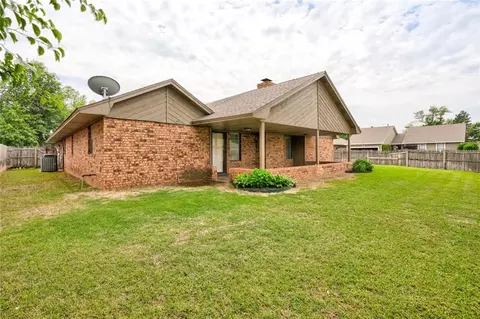 201 E Platt Dr, Yukon, OK 73099 photo 47