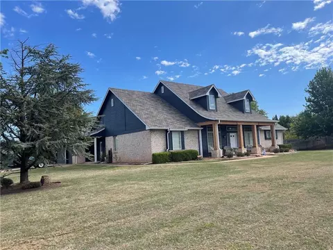 1919 Caseys Ct, Edmond, OK 73025