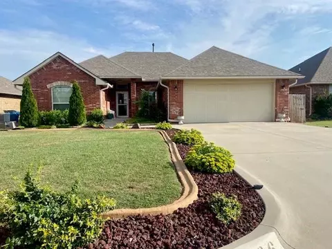 466 NE 21st St, Newcastle, OK 73065