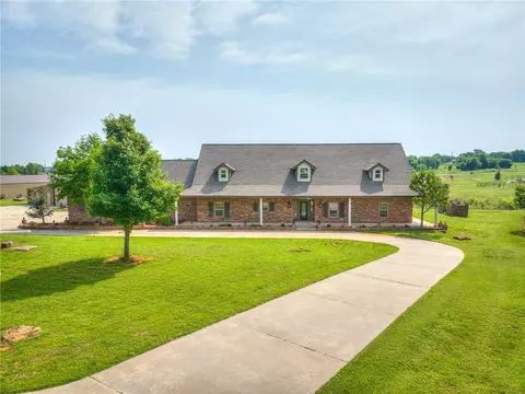 1017 Lake Front Dr, Blanchard, OK 73010