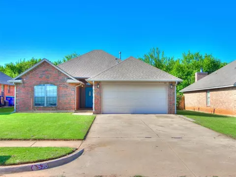 536 E Linden Ln, Mustang, OK 73064