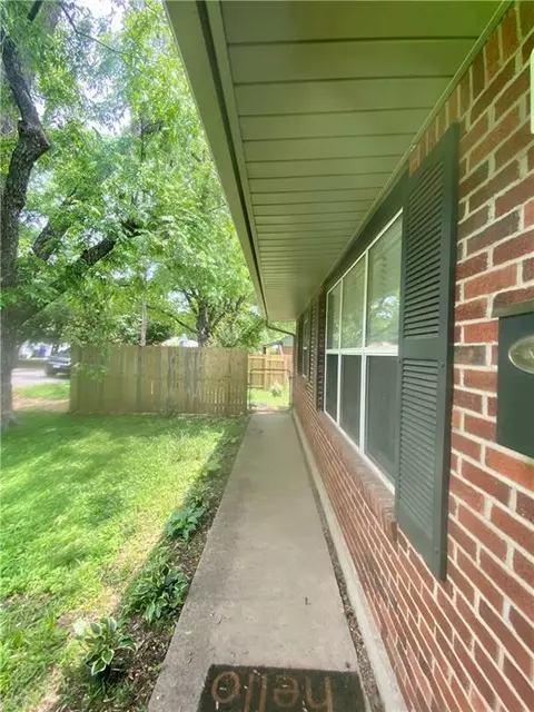 1104 W Apache St, Norman, OK 73069 photo 5