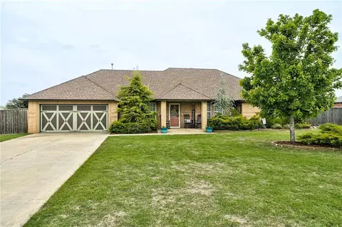 4105 Frontier Ln, Tuttle, OK 73089 photo 2