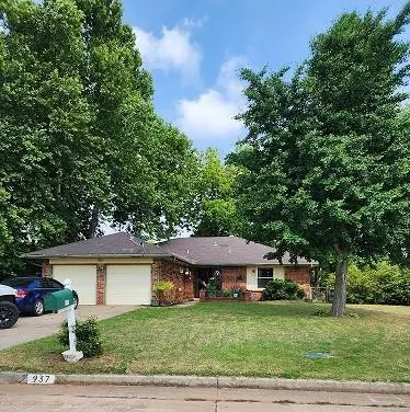 937 W Churchill Way, Mustang, OK 73064