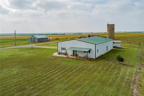 23720 E 1010 Rd, Weatherford, OK 73096