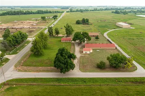 1100 N 11th St, Yukon, OK 73099