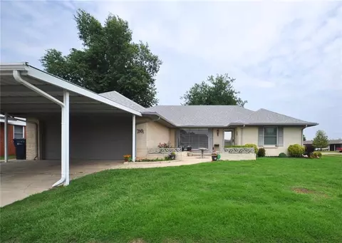 8112 S Country Club Dr, Oklahoma City, OK 73159