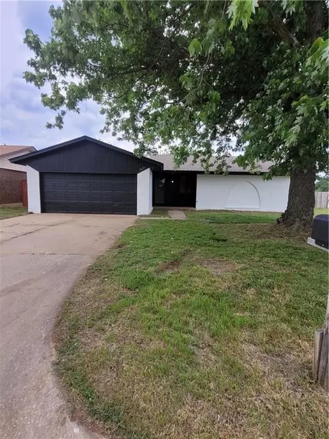 9631 NE 3rd Pl, Midwest City, OK 73130