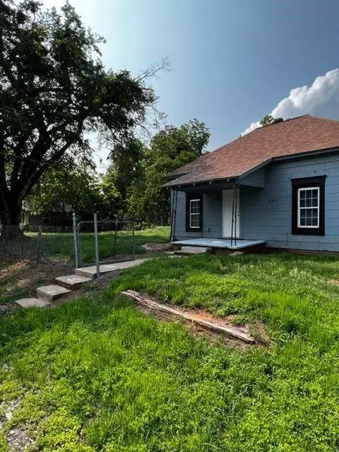 202 W Illinois Ave, Chickasha, OK 73018