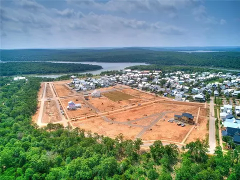52 Hill St, Carlton Landing, OK 74432