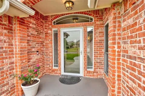 2625 SE 7th St, Moore, OK 73160