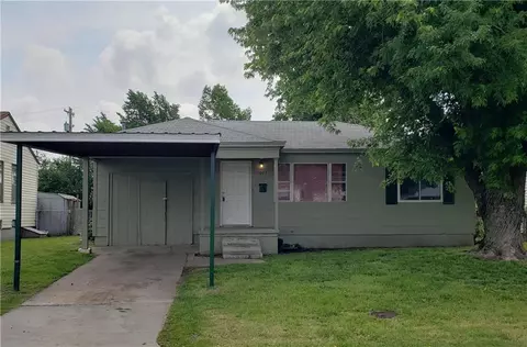 1007 Jet Dr, Midwest City, OK 73110
