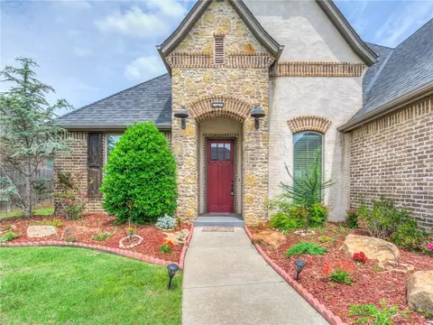 209 NW 151st St, Edmond, OK 73013