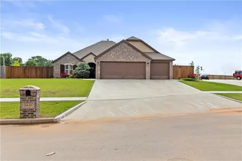 1421 Crimson Dr, Weatherford, OK 73096