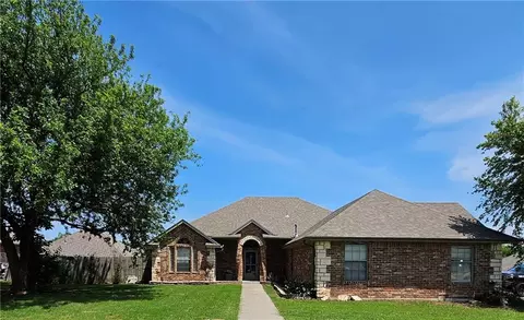 4508 Katie Ridge Dr, Moore, OK 73160