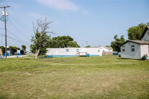 NW 3rd Street, Tuttle, OK 73089 photo 6