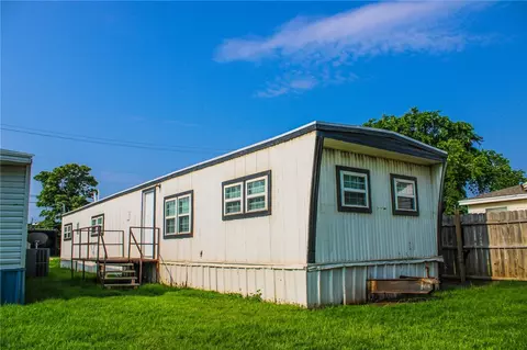 NW 3rd Street, Tuttle, OK 73089 photo 9