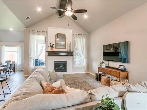 624 Switch Rd, Yukon, OK 73099 photo 5