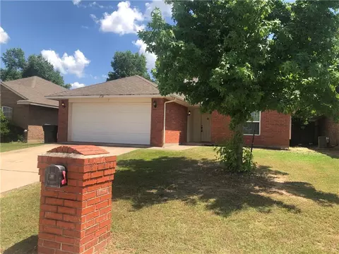 216 Cambridge Dr, Midwest City, OK 73110