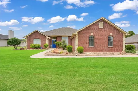301 Ruby Rd, Elk City, OK 73644