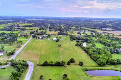 21001 N Bogie Rd, Edmond, OK 73012