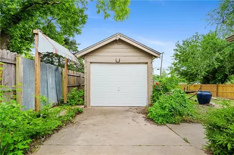 930 Maple St, Yukon, OK 73099 photo 27