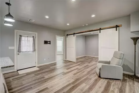 616 E Perkins Ave, Guthrie, OK 73044 photo 3