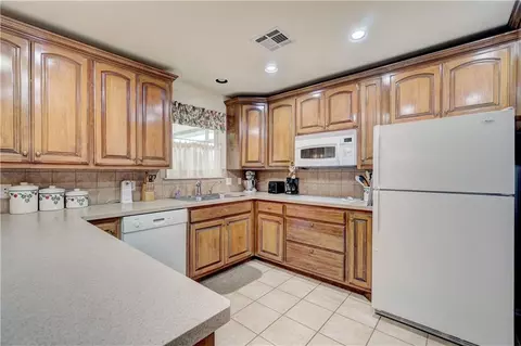2009 Willow Bend Dr, Edmond, OK 73003 photo 12