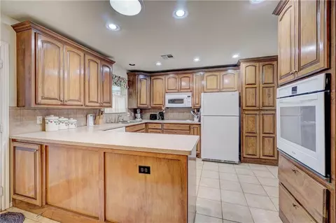 2009 Willow Bend Dr, Edmond, OK 73003 photo 14