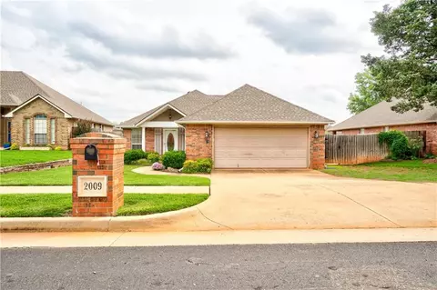 2009 Willow Bend Dr, Edmond, OK 73003