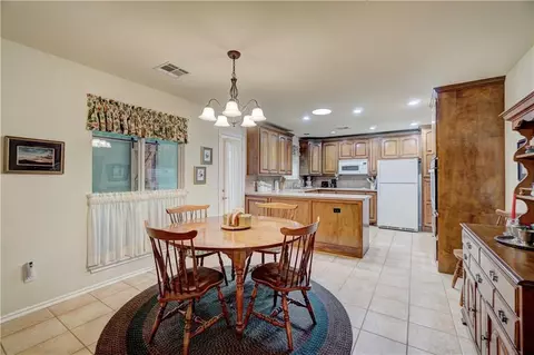 2009 Willow Bend Dr, Edmond, OK 73003 photo 18