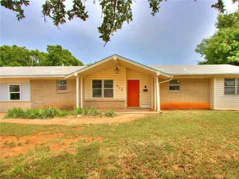 912 Fontana Ln, Del City, OK 73115