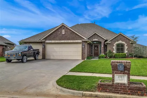 1012 Tea Rose Dr, Yukon, OK 73099