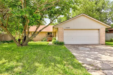 1520 NW 102nd St, Oklahoma City, OK 73114