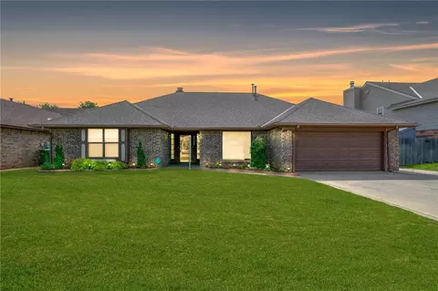 2228 Yellowstone Dr, Yukon, OK 73099