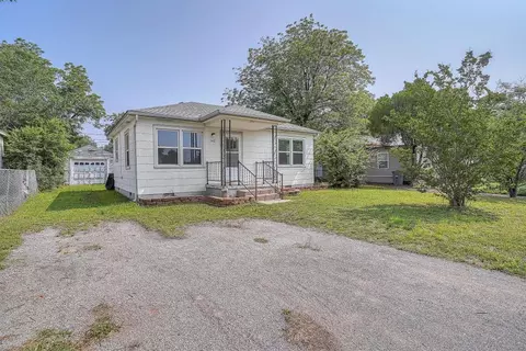 2413 SW D Ave, Lawton, OK 73505
