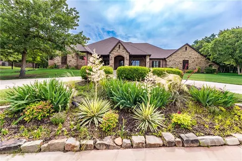 1924 Cherry Glen Dr, Jones, OK 73049