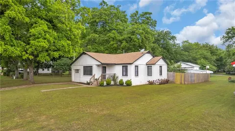606 E Seminole St, Wynnewood, OK 73098