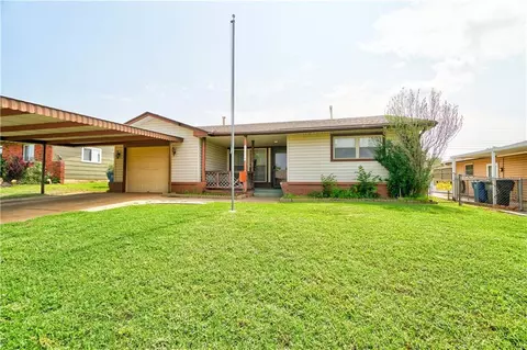 1624 Waltz Way Dr, Midwest City, OK 73130