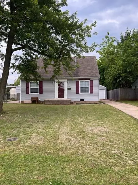 110 E Lilac Ln, Midwest City, OK 73110
