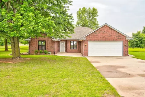 2261 Bob White Dr, Tuttle, OK 73089 photo 3