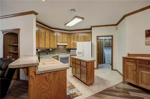 2261 Bob White Dr, Tuttle, OK 73089 photo 12