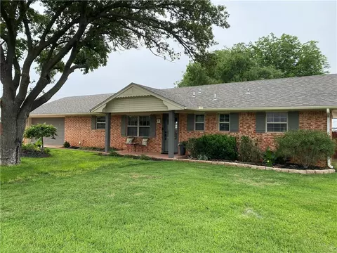 11 Liberty Ln, Elk City, OK 73644