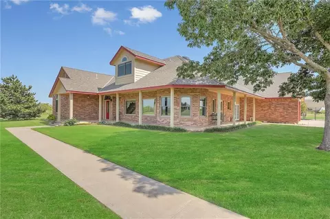 20259 SW Lee Blvd, Cache, OK 73527 photo 4