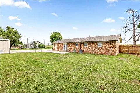 317 N Richland Rd, Tuttle, OK 73089 photo 6
