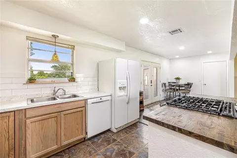 317 N Richland Rd, Tuttle, OK 73089 photo 18