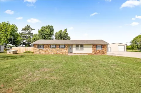 317 N Richland Rd, Tuttle, OK 73089